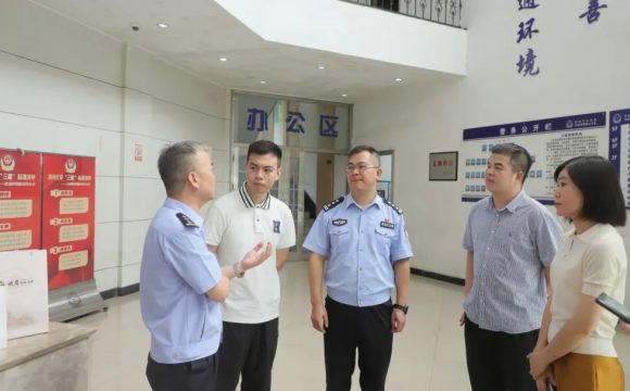 夏季送清凉，致敬高温下的警务守护者